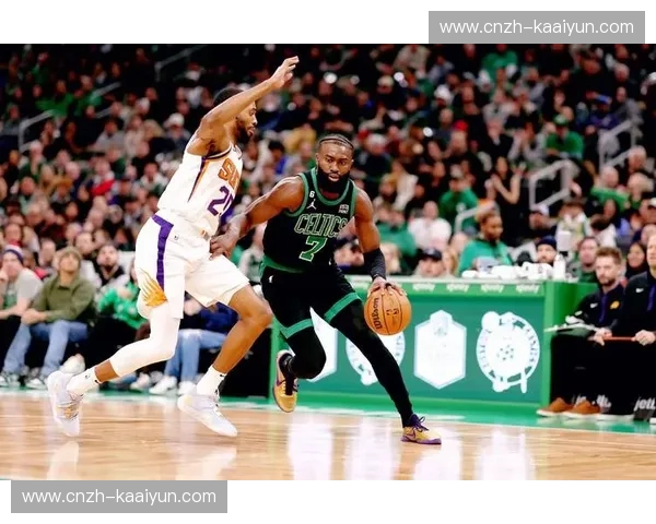 凯尔特人防守轮转到位 协防补防体系限制对手得分